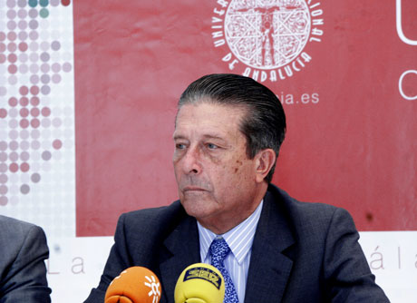 Federico Mayor Zaragoza fue el primer Honoris Causa de la UAL.