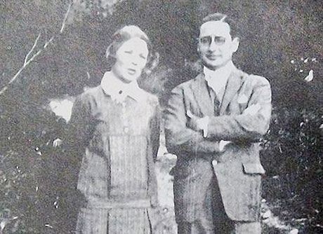 Fermín Estrella junto a su amiga Alfonsina Estorni.