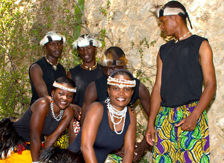 La formación africana Aba Taano.