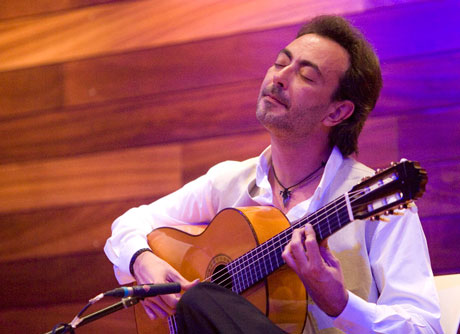 José Antonio Rodríguez abrió a ritmo flamenco el Julián Arcas