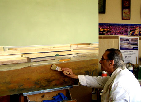 Juan Casado en su estudio de Retamar.
