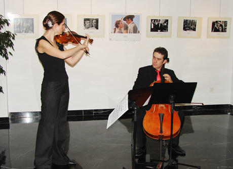 La inauguración de la muestra fue precedida por un concierto de cuerda.