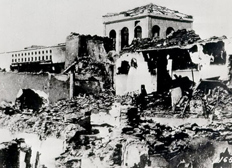 El bombardeo alemán arrasó una treintena de edificios.