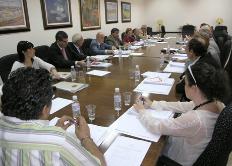 Foto archivo: reunión del Consejo Social