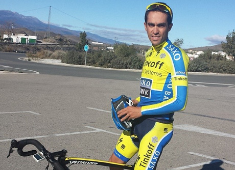 Alberto Contador entrena en Almería.