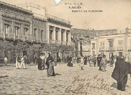 Una imagen de la Puerta de Purchena a principios del siglo XX.