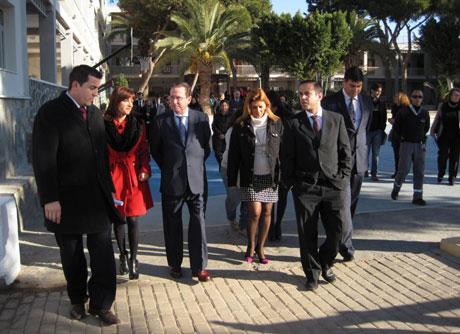 Varios representantes de la Junta visitaron recientemente el centro de menores infractores El Molino.