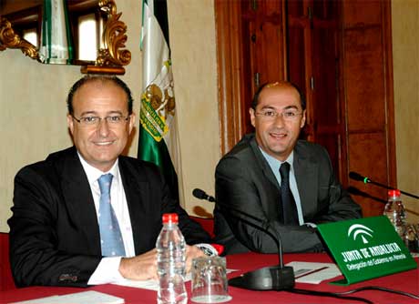 Soler y Corpas han presentado las cuentas para 2010