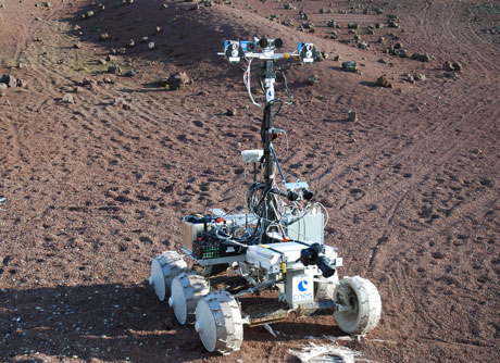 Réplica del vehículo que recorrerá la superficie de Marte en 2018.