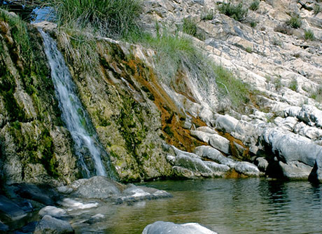 La cascada Caramel-Alcaide es una de las joyas de este parque natural.