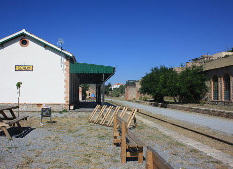 La estación está junto a la Vía Verde de Serón.