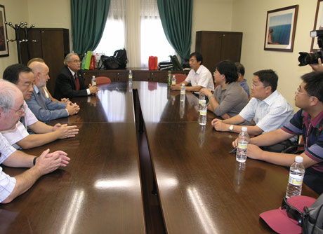 La delegación china ha estado acompañada por el profesor Andrés García Lorca.