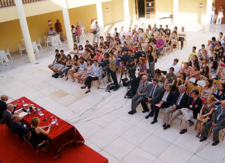 Unas 300 personas participan en los seminarios de Roquetas.