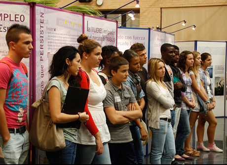 Varios participantes en el programa 'Únete a tu universidad'. Foto: Alejandro Felices.