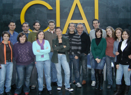 Alejandro Cifuentes y su grupo de colaboradores.