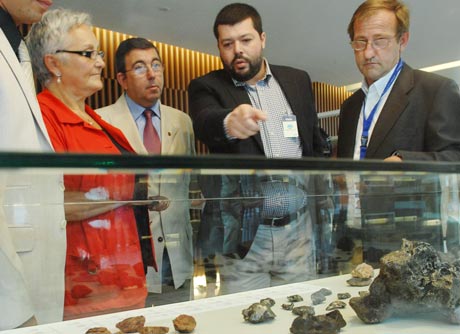 Los meteoritos de la Universidad de Huelva ha abierto el ciclo de exposiciones.