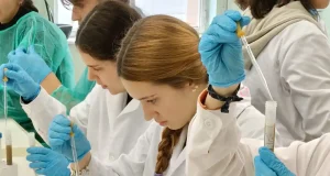 Las Enfermedades de Transmisión Sexual centran la VII edición del programa de ciencia MicroMundo@ULE