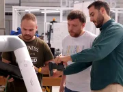 La Universidad de Burgos construye un robot para manipular objetos como una persona en su vida cotidiana