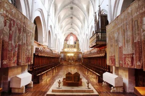 Patrimonio Nacional restaurará parte de las doce colgaduras históricas de la Serie de los Emperadores del Monasterio de Santa María La Real de Las Huelgas
