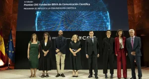 El divulgador Eduardo Sáenz y EFE Ciencia, premiados por CSIC-Fundación BBVA