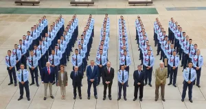 Un centenar de estudiantes del grado en Tecnología y del máster en Ingeniería Militar Aeroespacial del CUD visitan el campus Muralla del Mar