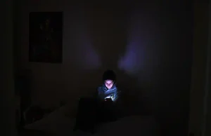 El uso compulsivo de redes sociales interfiere con el sueño, el estudio y las relaciones sociales