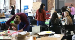 Cómo convertir los patios de los colegios en espacios más verdes, inclusivos y saludables