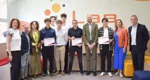 Un exoesqueleto para personas con movilidad reducida, y un sitema electrónico de comunicación subacuática, ganan los Premios Santander X en la ULE