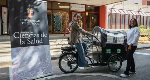 Enfermeras en bicicleta para acercar cuidados a la población más vulnerable de Burgos