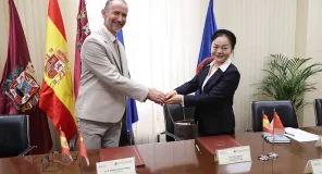 Profesores de la UPCT impartirán cursos de automatización eléctrica en China