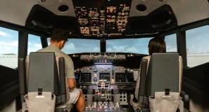 La Universidad de León se convierte en la primera española con un simulador Boeing 737-800 certificado para la formación avanzada de pilotos