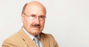 El experto en exoplanetas, enanas marrones y agujeros negros, Rafael Rebolo, ingresa en la Real Academia de Ciencias de España
