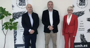La UMH y el Colegio Oficial de Farmacéuticos de Alicante crean la Cátedra de Farmacia Asistencial y Sostenible
