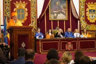 El empresario asturmexicano Carlos Casanueva es investido doctor Honoris Causa por la Universidad de Oviedo