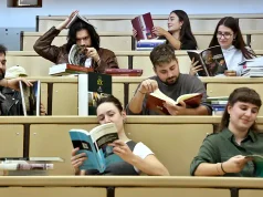 Ocho estudiantes de la Universidad de Burgos ponen en marcha «El Barracón», una revista literaria como pequeño homenaje a la Generación del 27