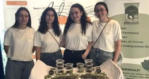 ‘Naturkale’, el aperitivo saludable a base de kale, harina de arroz, queso parmesano creado por cuatro estudiantes de la Universidad de León