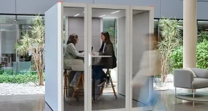 Vivir en silencio reduce el estrés, mejora la atención y favorece la restauración cognitiva: lo han demostrado dentro de una cabina acústica