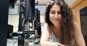Una tesis de Cristina Méndez sobre nuevas aplicaciones de los láseres gana el primer premio de la Real Sociedad Española de Física