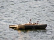 Instalan islas flotantes artificiales para renaturalizar las lagunas de la antigua depuradora de Bullas en Murcia