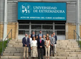 Pedro Fernández aspira a la reelección como rector de la UEx acompañado de un equipo con representación de los cuatro campus universitarios