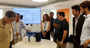 Un dispositivo protege de bacterias, hongos, levaduras, agua y otros residuos en los depósitos de combustible