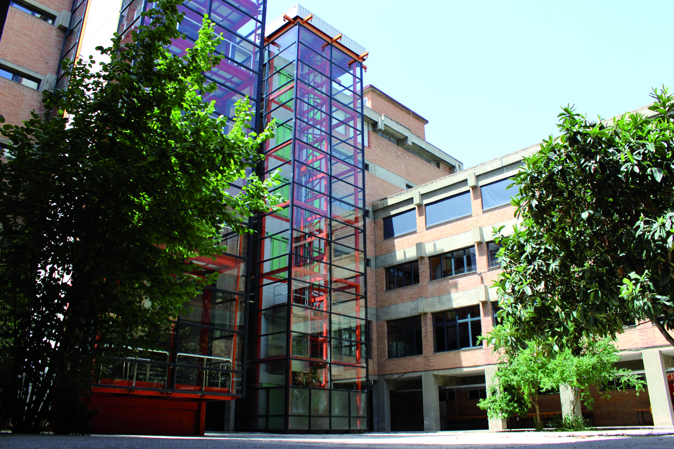 Escuela Superior de Ingeniería de la Edificación de la UGR.
