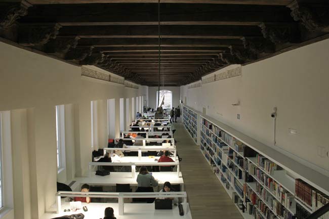 Biblioteca de la Escuela de Arquitectura. 