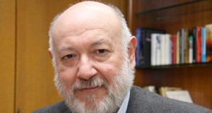Juan Eslava presenta en la UJA su última obra sobre la Guerra Púnica