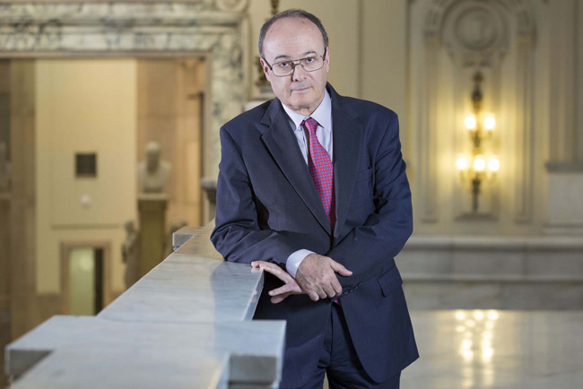 El gobernador del Banco de España es uno de los protagonistas en los Cursos de Verano de la UAL. 