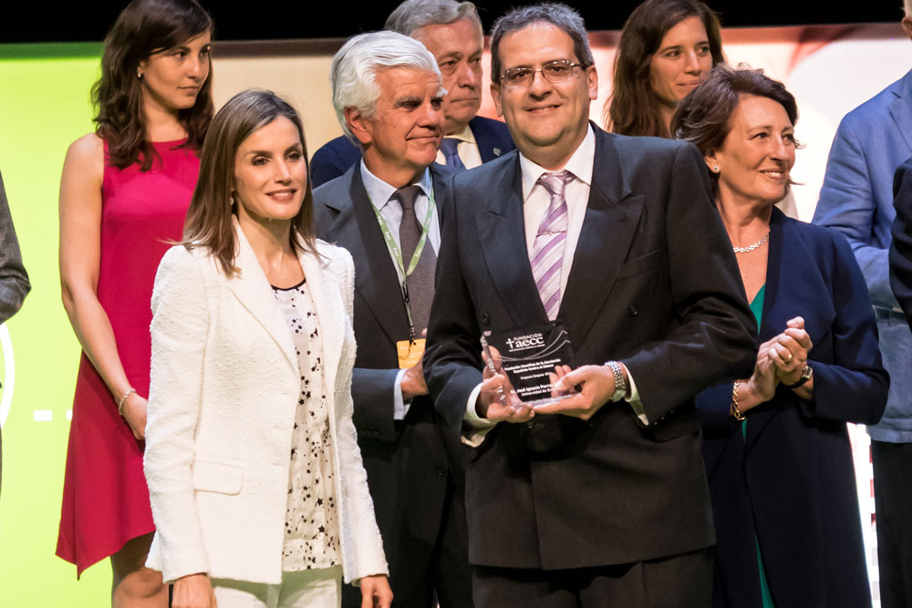José Ignacio Porras recibió el premio de manos de la reina Leticia.