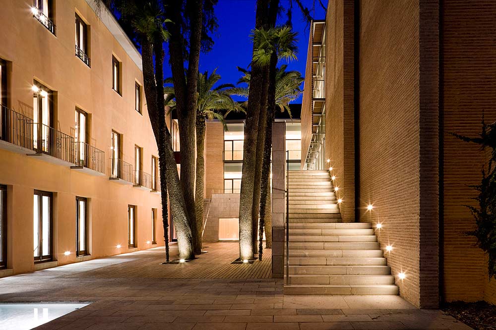 El Colegio de Arquitectos de Granada es el único edificio del país con disipadores de energía.