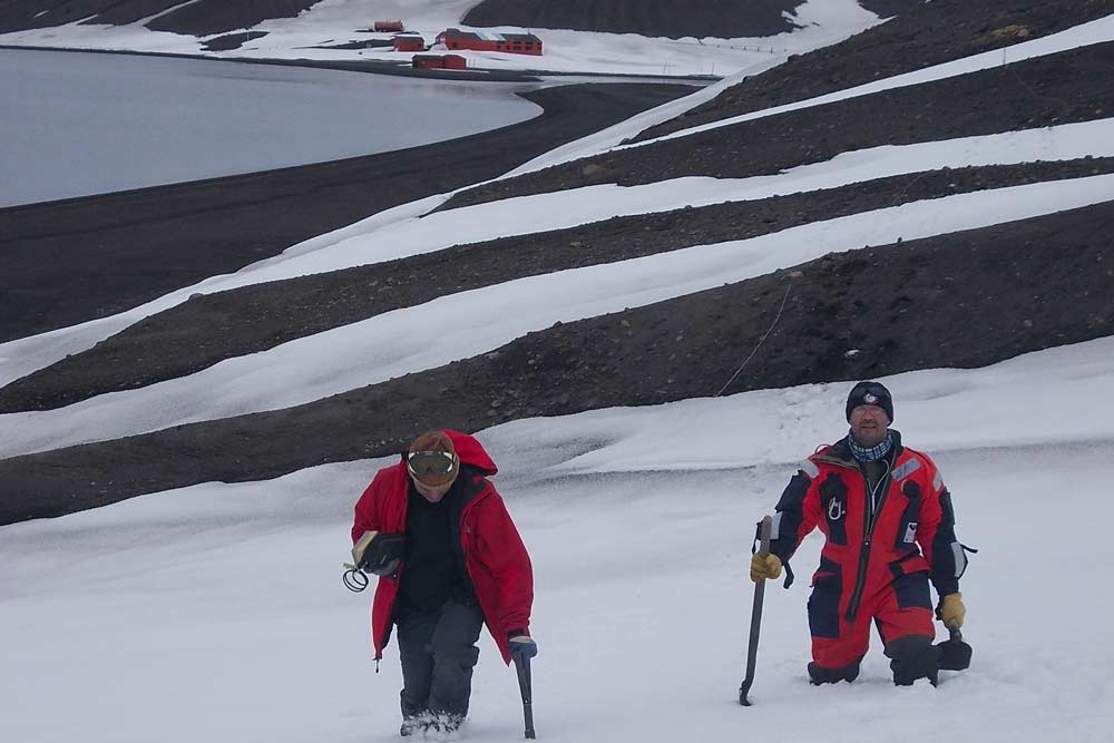 Investigadores de la UGR en la Antártida. 