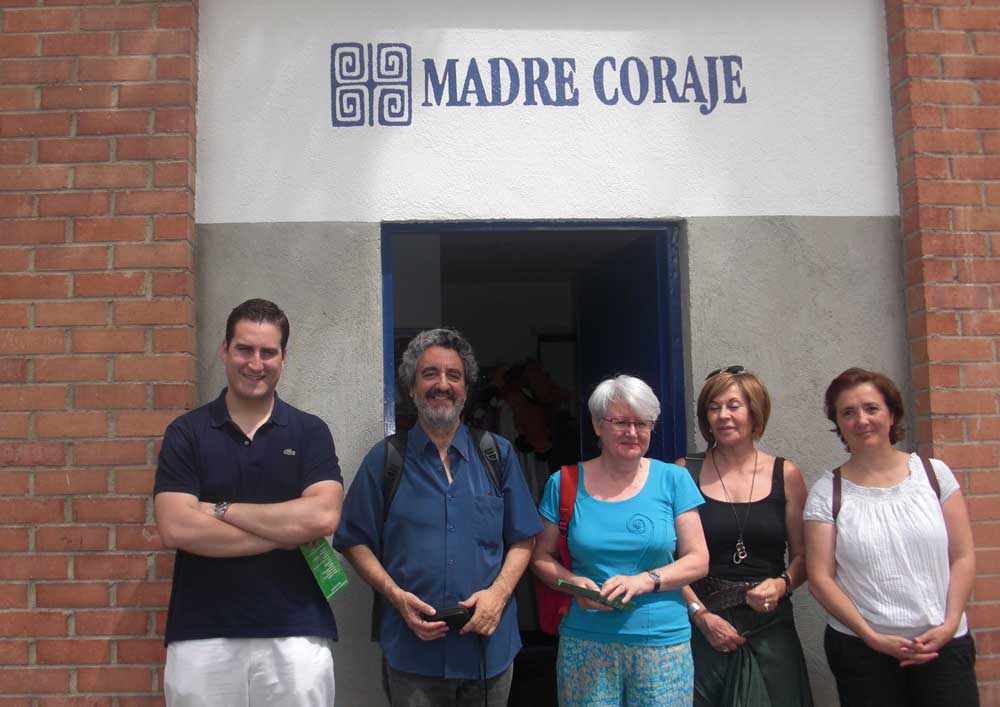 La actividad irá en favor de la Asociación Madre Coraje de Granada.