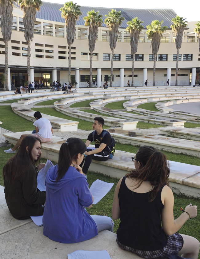 La oferta de masteres de la Facultad de Filosofía y Letras de la Universidad de Alicante es altamente atractiva. 
